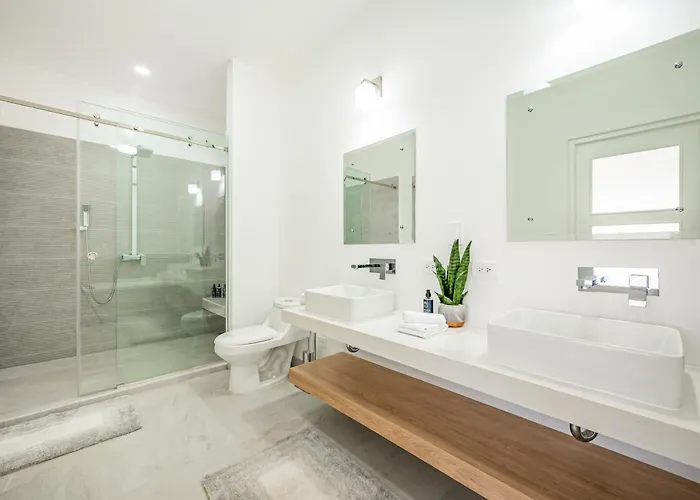 The Enclave D9 * Playa Avellana